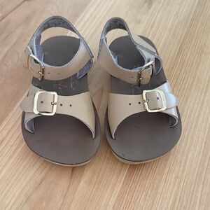 Chic Tan Kids Sandals with Adjustable Straps